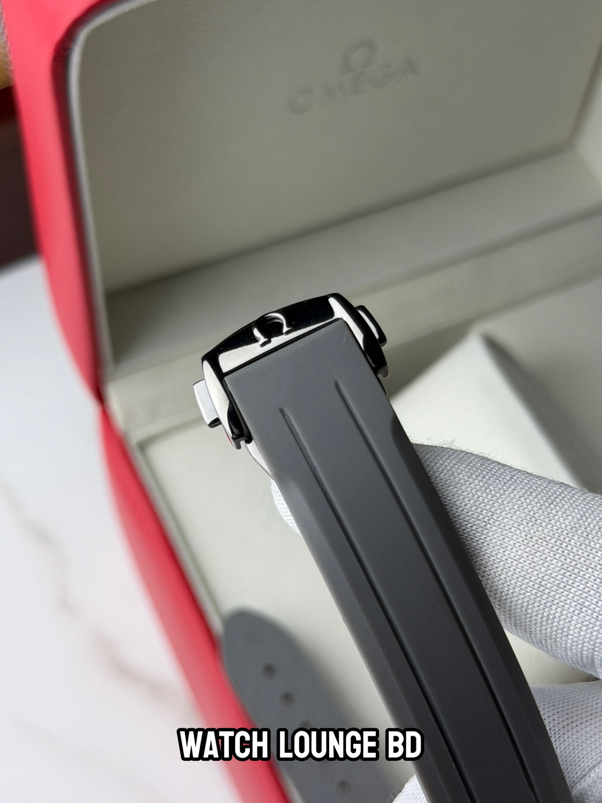 Omega Speedmaster Grey Side of the Moon Apollo 8
 || Ref.  310.92.44.50.06.002 || Master Standard