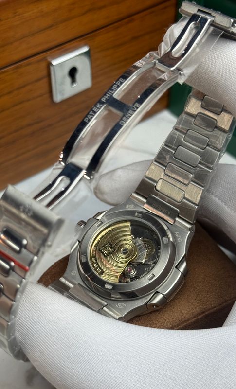 Patek Philippe Nautilus || Ref. 5711/112P-001 || European Standard