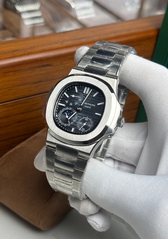 Patek Philippe Nautilus || Ref. 5712/1A || Master Standard